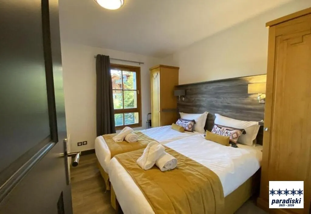Apartment Stylish Ski-In Ski-Out 3 Bed Apartment, Arc 1950 Les Arcs