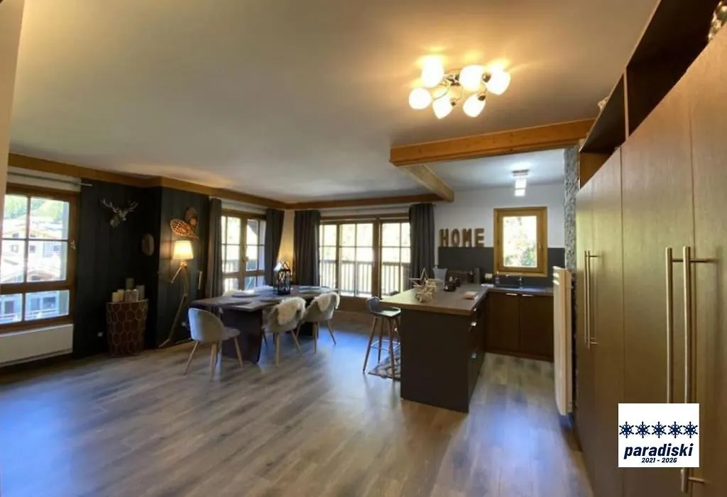 Stylish Ski-In Ski-Out 3 Bed Apartment, Arc 1950 Les Arcs  0*, Les Arcs (Savoie) Francia