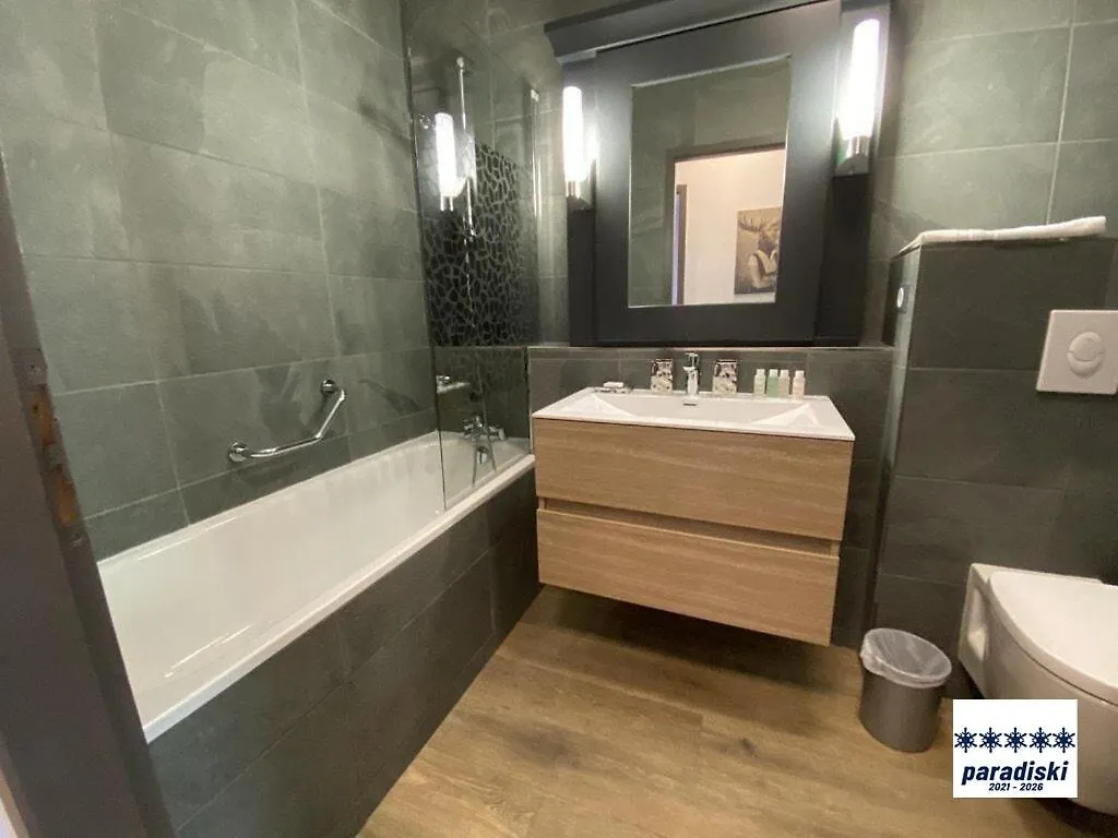 Stylish Ski-In Ski-Out 3 Bed Apartment, Arc 1950 Les Arcs  Les Arcs (Savoie)