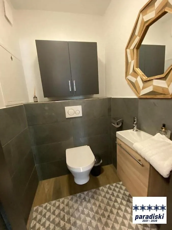 Stylish Ski-In Ski-Out 3 Bed Apartment, Arc 1950 Les Arcs  0*, Les Arcs (Savoie)