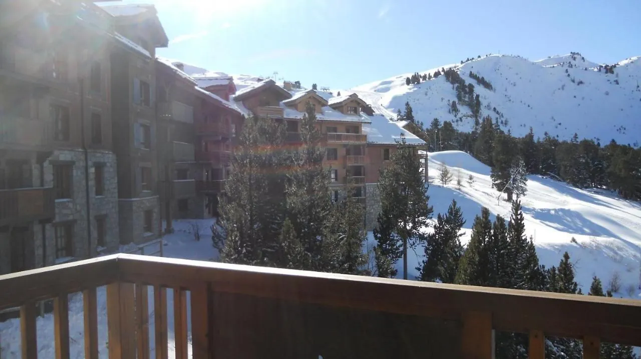 Apartment Stylish Ski-In Ski-Out 3 Bed Apartment, Arc 1950 Les Arcs  France